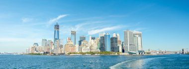 Manhattan siluetinin hudson Nehri üzerinde