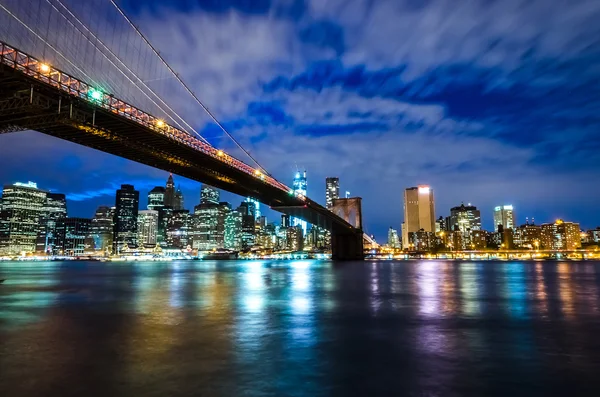 New York Skyline bei Nacht — Stockfoto