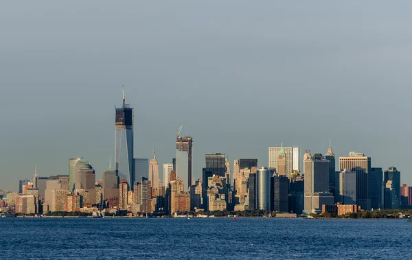 Manhattan skyline über hudson river — Stockfoto