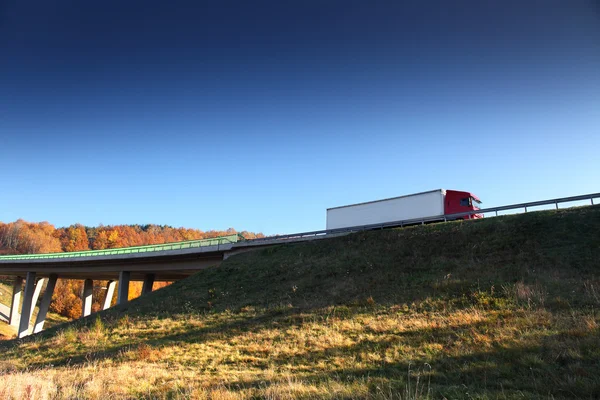 Trasporto di camion su strada — Foto Stock