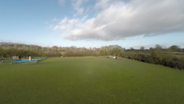 Вид с воздуха на сельскую местность — стоковое видео