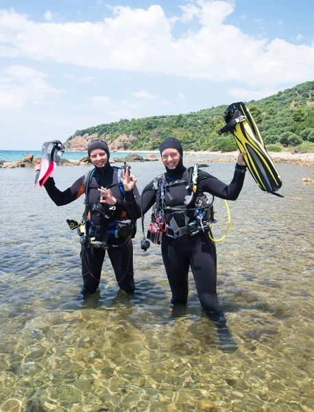 Buzos de buceo felices —  Fotos de Stock