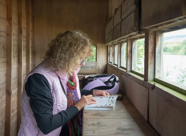 Female Bird Watcher — Stock Photo, Image