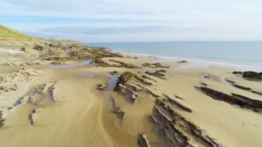 Rocky ve Sandy beach