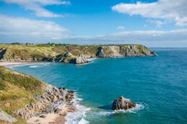 Üç kayalıklarla Bay