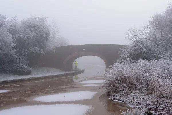 Puente Canal de niebla —  Fotos de Stock