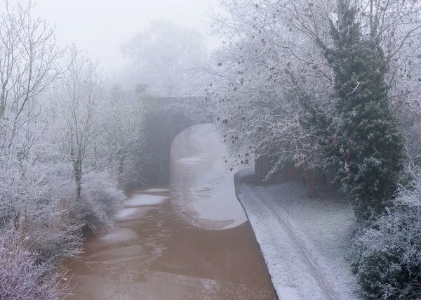 Foggy Canal Bridge — Stock Photo, Image