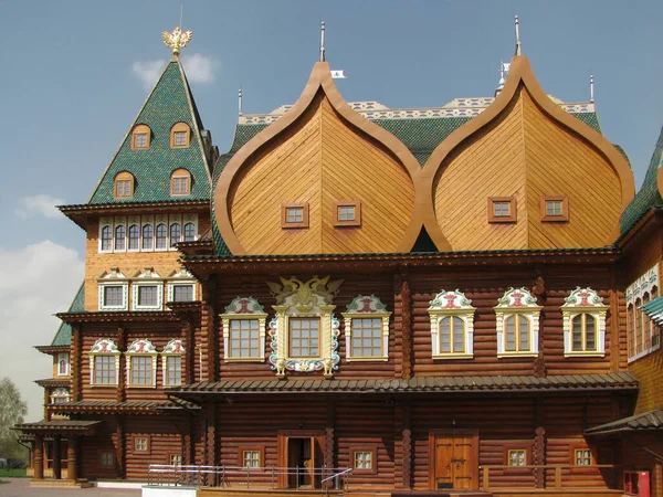 科隆明斯科耶是莫斯科的国家艺术历史和建筑博物馆保护区 沙皇阿列克谢 米哈伊洛维奇宫 — 图库照片