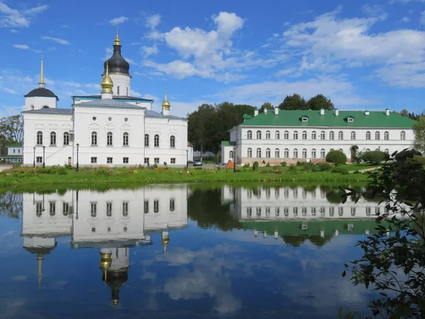 Mosteiro Aldeia Elizarovo Região Pskov Desde 2000 Antigo Mosteiro Foi — Fotografia de Stock