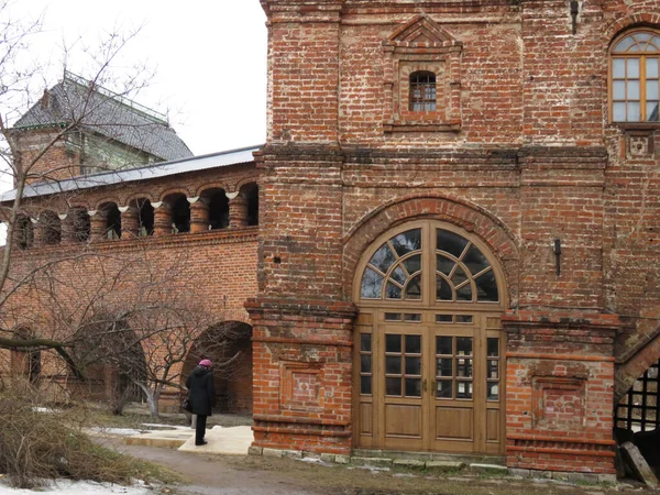 Moscovo Krutitskoe Podvor Conjunto Palácio Com Duas Igrejas Inclui Azulejos — Fotografia de Stock