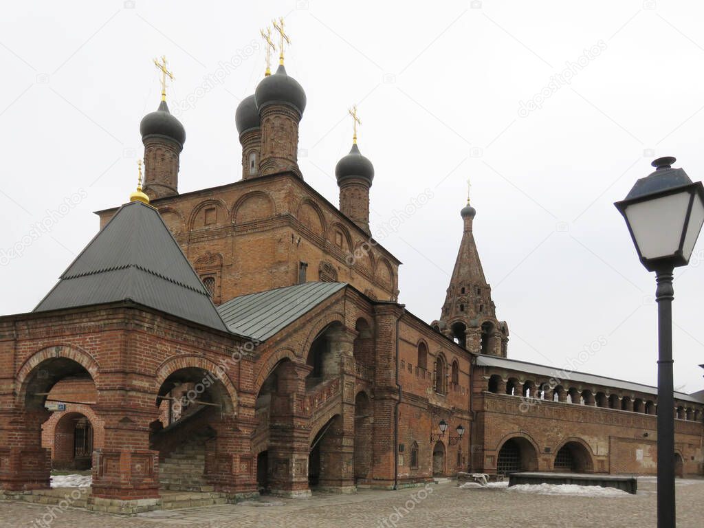 Moscow. Krutitskoe PODVOR'e - the Palace ensemble with two churches includes tiled krutitskiy Teremok, the Holy gate.                                