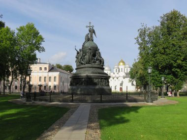 - Rusya. Veliky Novgorod. Kremlin. Novgorod Kremlin tarihini dikkatle muhafaza eder..                               
