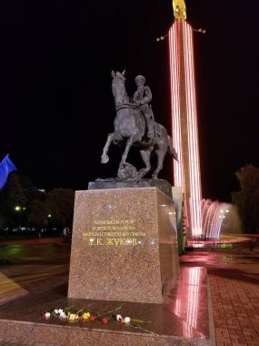 Kaluga, Rusya - 2 Eylül 2021: Mareşal Georgy Zhukov 'un Anıtı