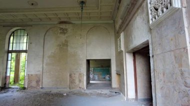 Terk edilmiş sanatoryumun içini Metalürjist, Tskaltubo, Georgia