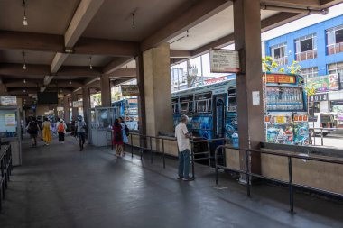 Galle, Sri Lanka - 14 Temmuz 2025: Merkez Otobüs Durağı