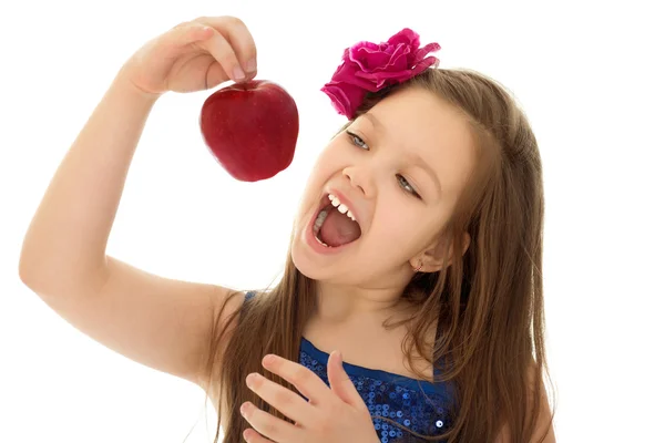 Mädchen mit rotem Apfel — Stockfoto