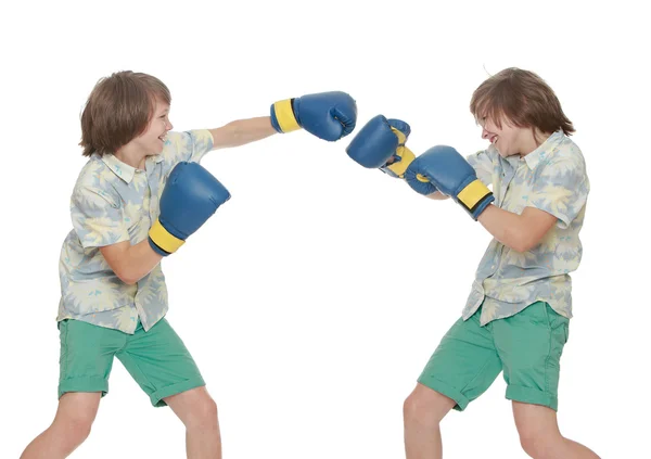 Jungen boxen — Stockfoto