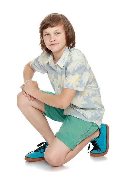 Handsome young man in shorts — Stock Photo, Image