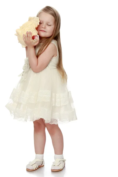 Gadis kecil bergaun putih — Stok Foto