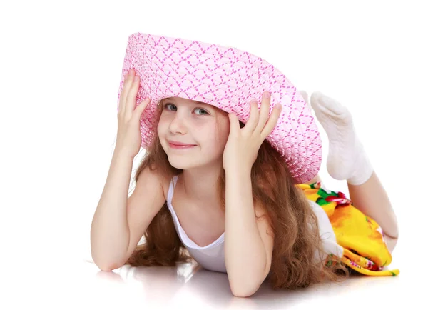 ピンクの帽子の女の子 — ストック写真