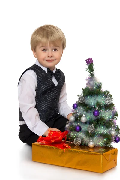 Chlapec se těší dárek — Stock fotografie