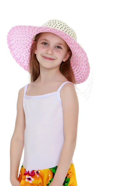 Chica en un sombrero de paja — Foto de Stock
