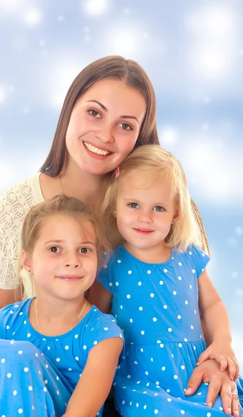 Mother with two daughters. — Stock Photo, Image