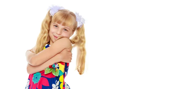 Retrato de una niña de primer plano.Aislado sobre fondo blanco. — Foto de Stock