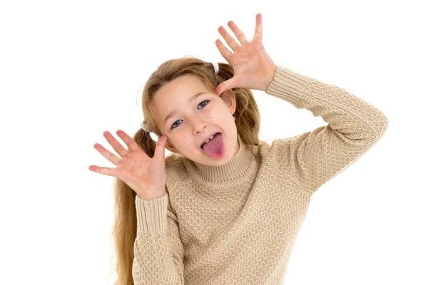 Dívka ukazující jazyk a gesta — Stock fotografie