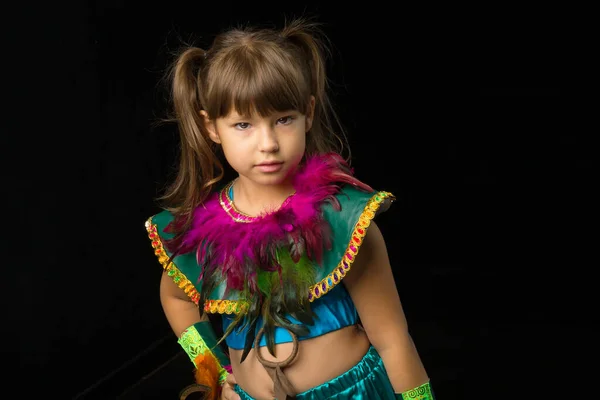 怒りの表情をした少女の肖像 — ストック写真