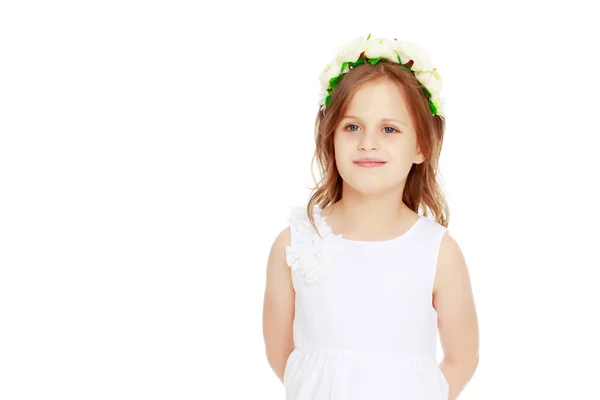 Retrato de uma menina close-up.Isolado no fundo branco. — Fotografia de Stock