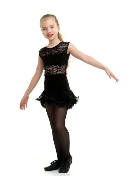 Nettes kleines Mädchen im Tanzanzug, auf weißem Hintergrund. — Stockfoto