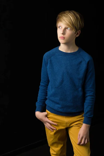 Portret van stijlvolle tiener jongen — Stockfoto