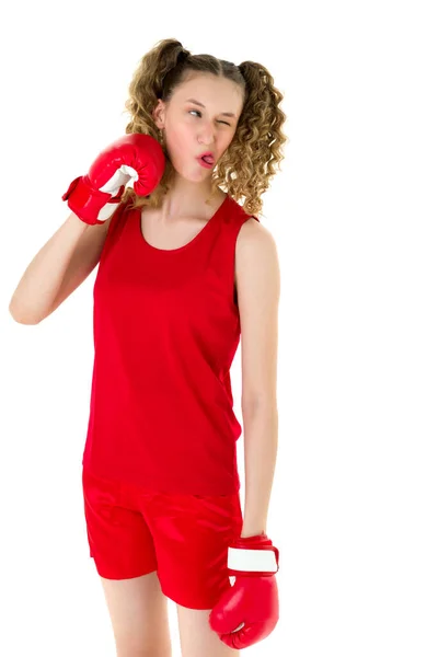 Chica boxeadora adolescente luchando en guantes de boxeo rojos —  Fotos de Stock