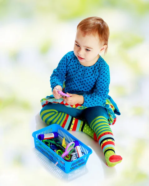 Hooked little girl — Stock Photo, Image