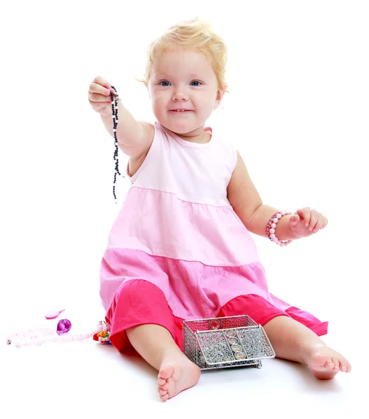Bedårande liten flicka två år. — Stockfoto