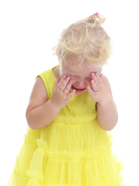 Плачущая маленькая девочка — стоковое фото