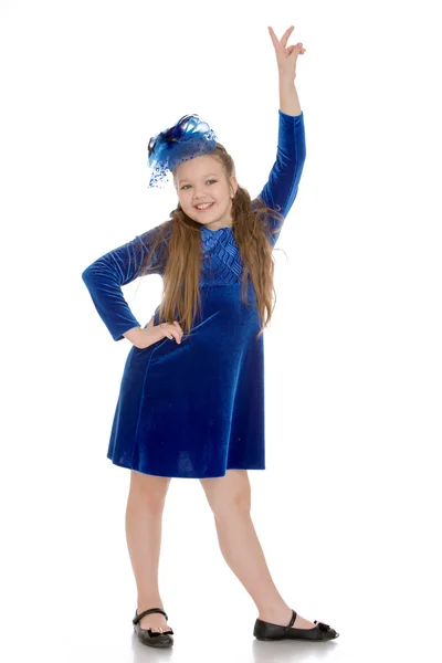एक सुंदर वेलवेट ड्रेस मध्ये सकारात्मक मुलगी — स्टॉक फोटो, इमेज
