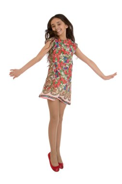 Renkli elbiseli neşeli kız atlar