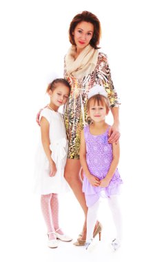 İki sevimli kızı ile genç güzel anne.