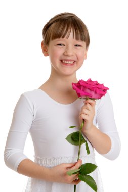 Beyaz spor gülümseyen kız 