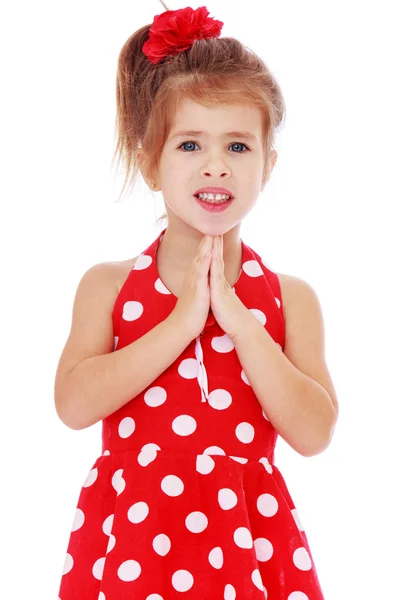 Niña en vestido rojo con lunares — Foto de Stock