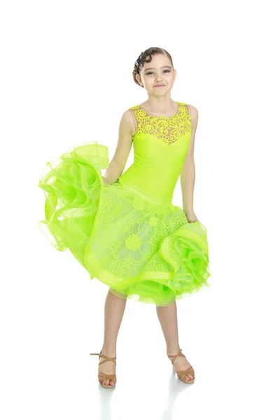 Dospívající dívka v krásné taneční šaty — Stock fotografie