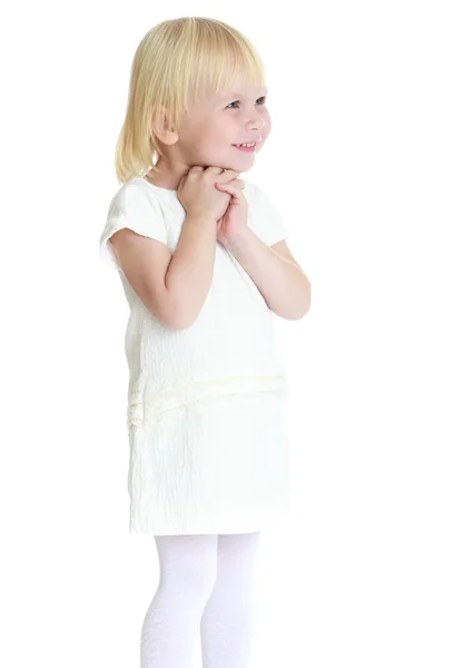 Carino poco bionda ragazza breve bianco abito — Foto Stock
