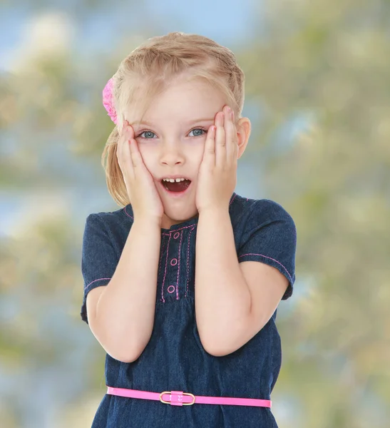 La bambina bionda — Foto Stock