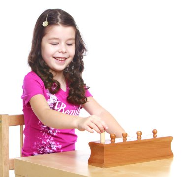 montessori anaokulu esmer kız w çalışır