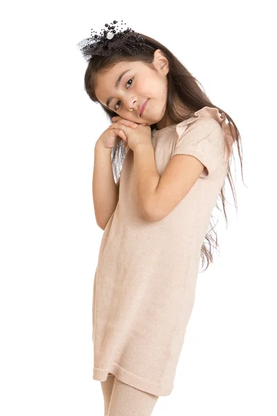 Красивая темноволосая маленькая девочка, крупным планом — стоковое фото
