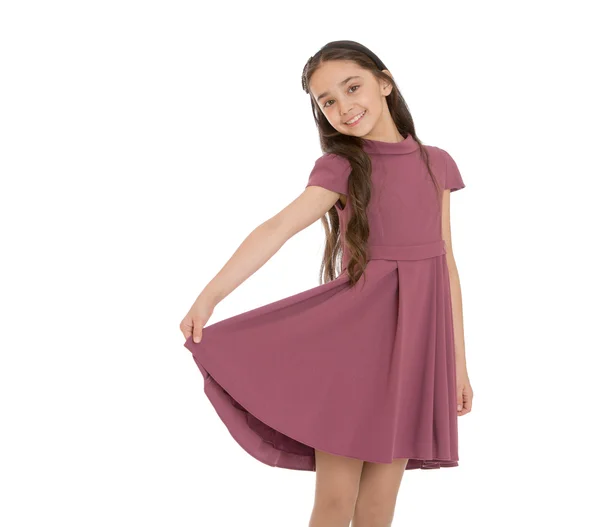 Модна темноволоса дівчина в красивій сукні крупним планом — стокове фото