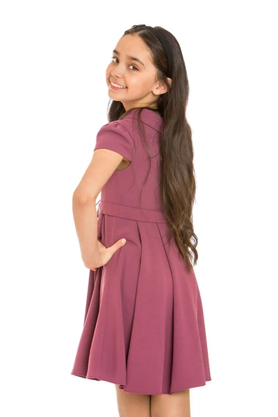Портрет красивої темноволосої дівчини в модному платті крупним планом — стокове фото
