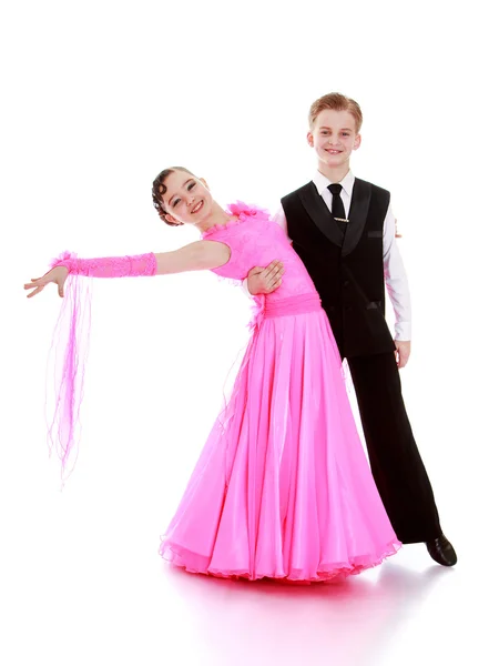 Crianças dançarinas em belos trajes para competições — Fotografia de Stock